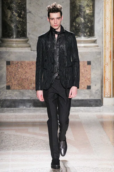 Look 34